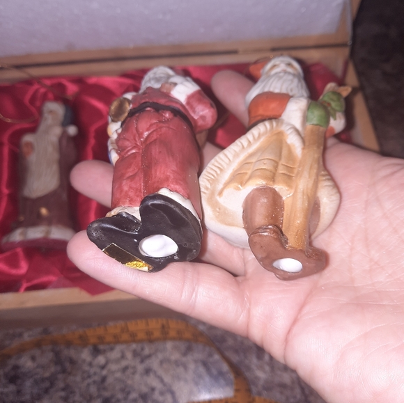 Brookstone Ornaments of Santa's past collection - Picture 14 of 16